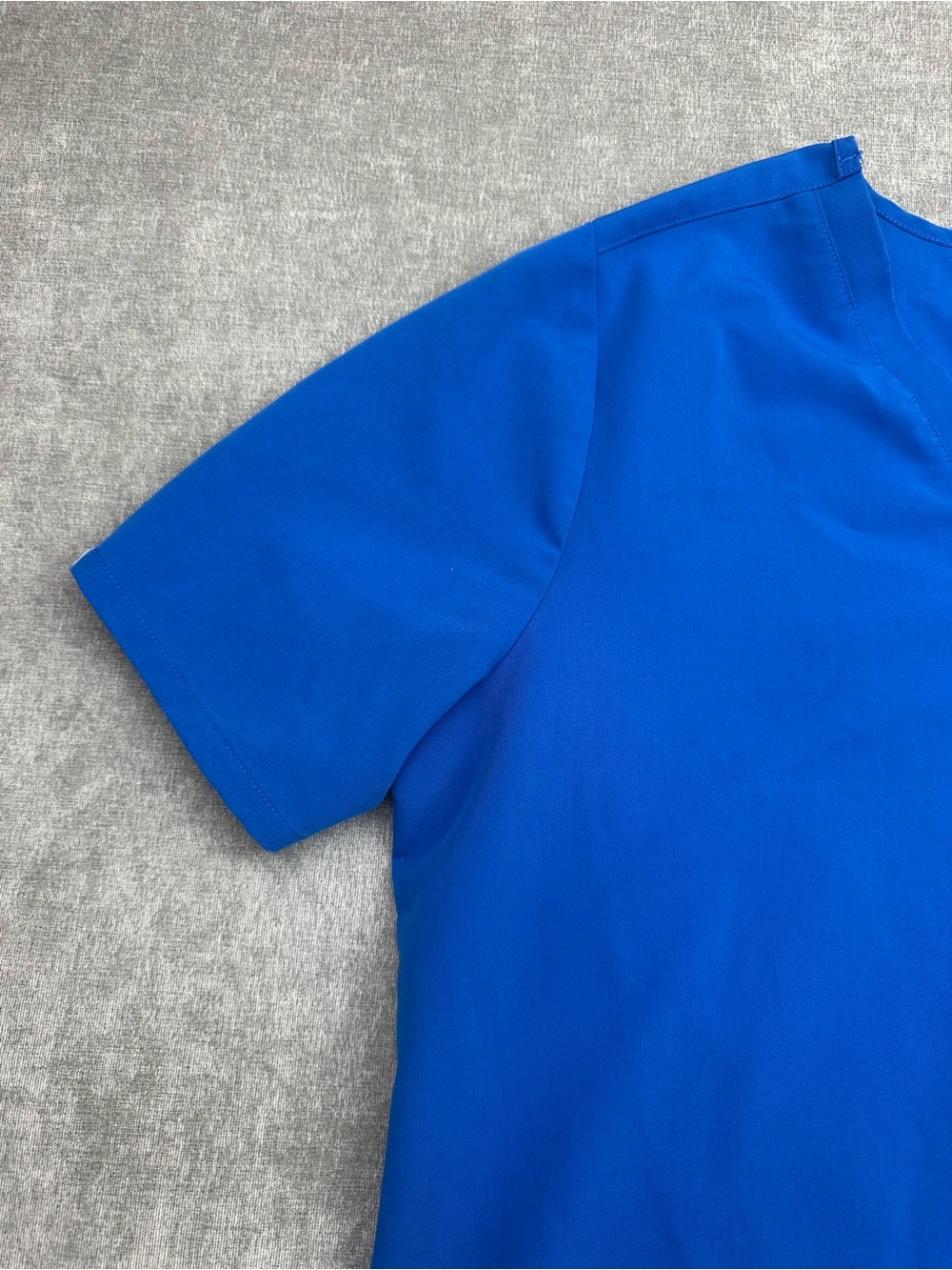 Figs Catarina One Pocket Scrub Top Womens Size XXL in royal blue - Picture 7 of 9